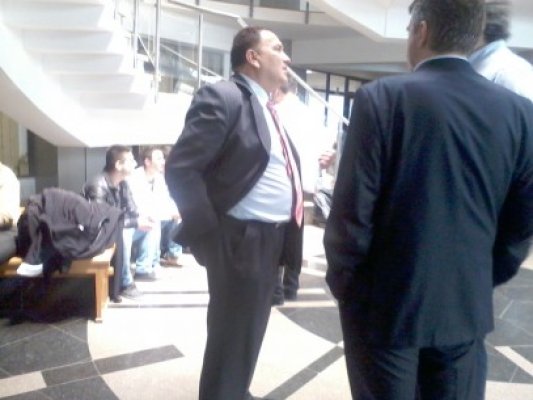 Bota a venit la Constanţa în apărarea unui acolit de-al său, cercetat penal